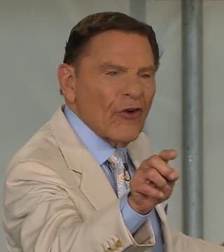 Kenneth Copeland - Anointed To Live In The Blessing