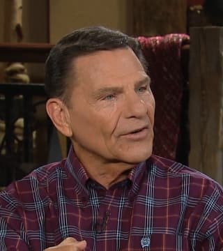Kenneth Copeland - God Is Love and Love Gives