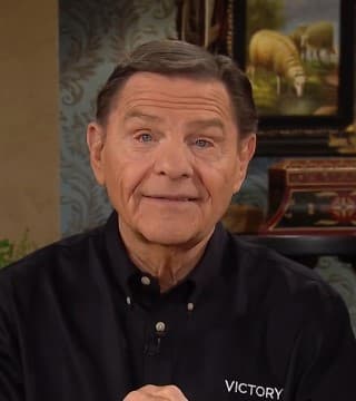 Kenneth Copeland - Praying Early in the Morning