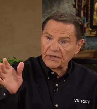 Kenneth Copeland - Prayer That Leads Us To Triumph