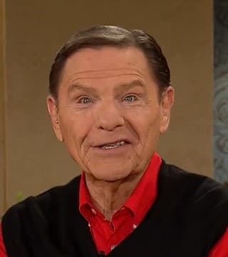 Kenneth Copeland - Walk In The Blessing and Live