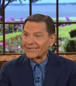 Kenneth Copeland - Give Thanks in Every Situation