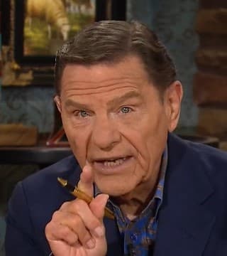 Kenneth Copeland - Love Gives
