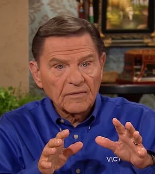 Kenneth Copeland - Remember the Covenant to Keep From Compromising