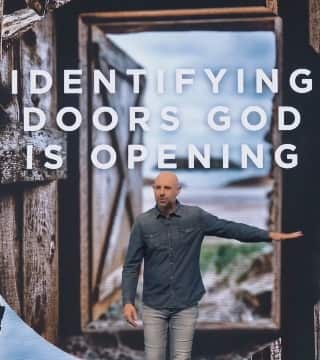 Frankie Mazzapica - Identifying God's Open Doors