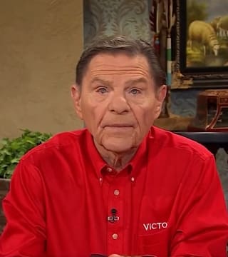 Kenneth Copeland - Faith Connects You to God's Reservoir of BLESSING