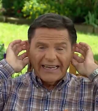 Kenneth Copeland - Walking In The Commandment of Love