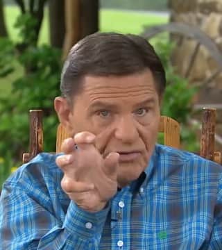 Kenneth Copeland - You Can't Fail When You Walk In Love