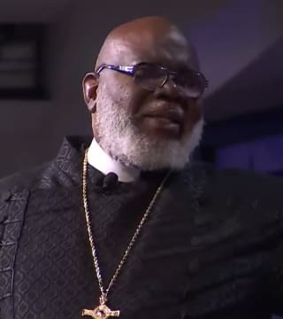 TD Jakes - Overcoming Fear and Stepping Into Faith
