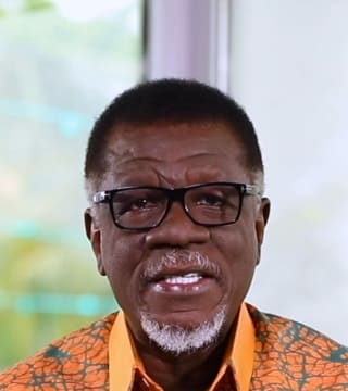 Mensa Otabil - The Lord Surrounds Me With Favour