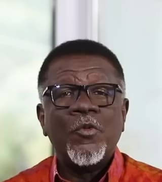 Mensa Otabil - Praying and Proclaiming