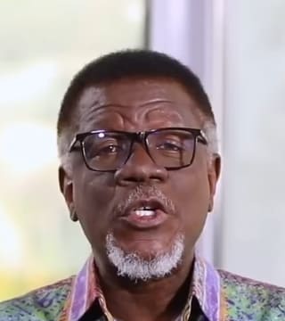 Mensa Otabil - Praying With Uplifted Hands