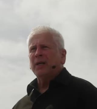 Louie Giglio - Blessings Behind Bars