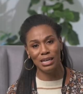 Priscilla Shirer - Learn to Hear from God Through His Word