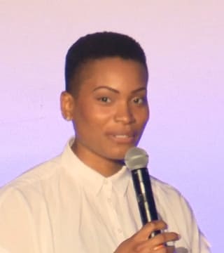 Stephanie Ike - Don't Look Back