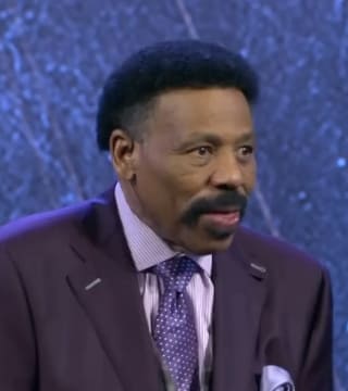 Tony Evans - Love Is Found in Deeds, Not Words